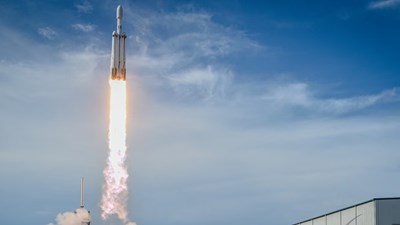 Tỉ phú Elon Musk gộp SpaceX và xAI để xây dựng hạ tầng AI ngoài Trái đất