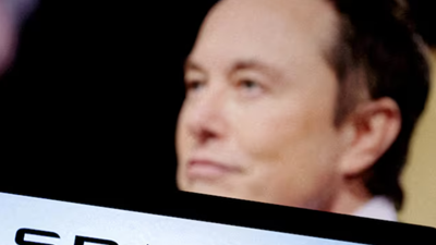 Tỉ phú Elon Musk ưu tiên xây dựng “thành phố tự phát triển” trên Mặt Trăng