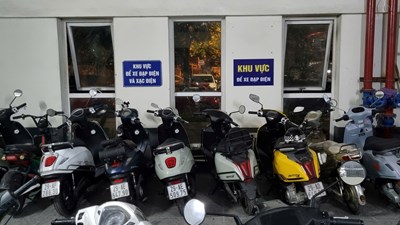  Cần sớm có quy định “cứng” về sạc pin xe điện ở chung cư