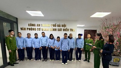 Hai ô tô liên quan vụ lừa đảo 318 tỉ đồng bị ngân hàng mang ra đấu giá