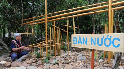  Hồi sinh đàn nước, đánh thức hồn núi rừng Ca Dong