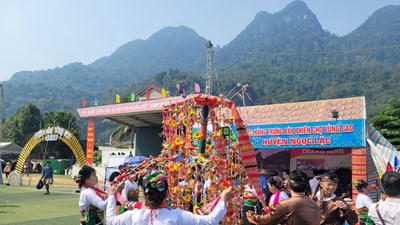 Sắc màu văn hoá từ đại ngàn xứ Thanh