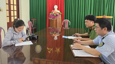 Xử phạt người phụ nữ ép khách chụp ảnh ở biển Sầm Sơn, thu 150.000 đồng