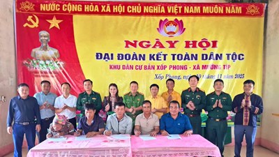 Rộn ràng Ngày hội Đại đoàn kết toàn dân tộc ở bản Xốp Phong