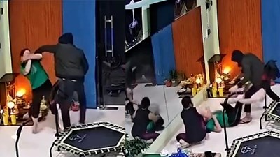 Manh động cướp dây chuyền trong phòng tập thể dục