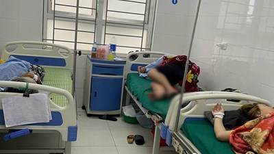 Điều tra vụ hàng chục người nghi ngộ độc sau khi ăn bánh mì