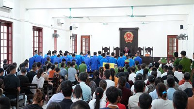 48 bị cáo lĩnh án trong đường dây lừa đảo hơn 71 tỉ đồng qua mạng