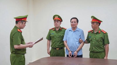 Khởi tố, bắt tạm giam giám đốc, hiệu trưởng, kế toán chiếm đoạt tiền trợ cấp dành cho người yếu thế