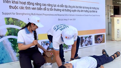 Diễn tập phòng, chống đa thiên tai trong trường học ở Gia Lai