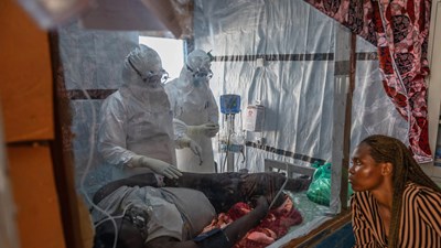 Ebola bùng phát mạnh hơn tại miền Đông CHDC Congo và Uganda