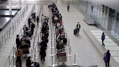 Hàng nghìn chuyến bay bị huỷ do sự cố kiểm soát không lưu tại Anh