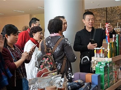 Tour du lịch 0 đồng: Đừng để chỉ là​ “tấm áo đẹp”