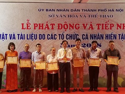 Bảo tàng Hà Nội tiếp nhận gần 1.000 hiện vật quý