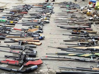 Nghệ An: Tiêu hủy hàng trăm khẩu súng tự chế