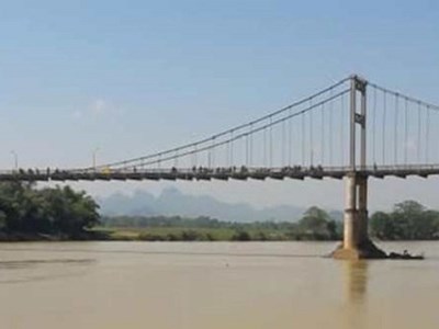 Tìm thấy thi thể nữ sinh nhảy sông tự tử