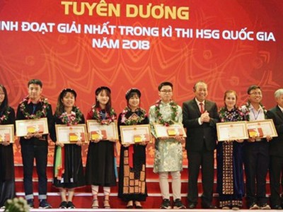 Tuyên dương học sinh dân tộc thiểu số xuất sắc, tiêu biểu năm 2018