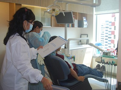 Người Việt ra nước ngoài trị bệnh: Chẳng nhẽ "bụt chùa nhà không thiêng"?