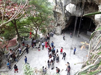 Động Kính Chủ, điểm du lịch văn hoá độc đáo