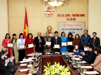 Trao giải cuộc thi viết về bình đẳng giới năm 2018