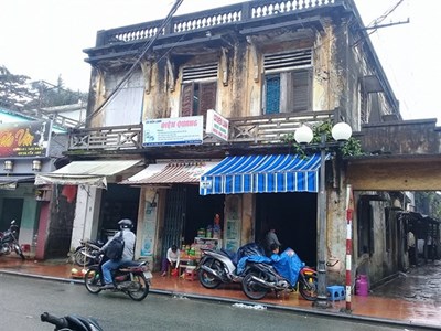 16 hộ dân ở TP Huế sống trong những khu nhà có thể sập bất cứ lúc nào: Không có sự lựa chọn vì phải... chờ