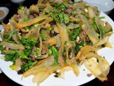 Lạ miệng món nộm da trâu của đồng bào dân tộc Thái