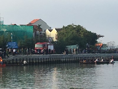 Ô tô lao xuống sông ở Hội An, 3 người trong gia đình thiệt mạng