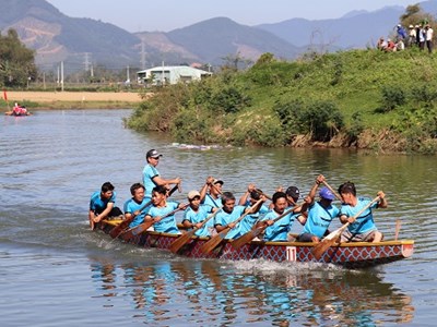 Tưng bừng lễ hội đình làng Túy Loan