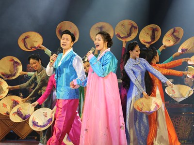 “Ánh dương mùa Xuân”: Chương trình nghệ thuật ca ngợi tình hữu nghị Việt-Triều