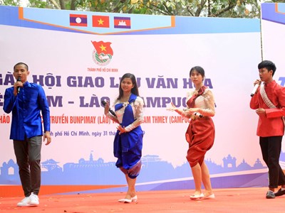 Ngày hội giao lưu văn hóa Việt Nam - Lào - Campuchia