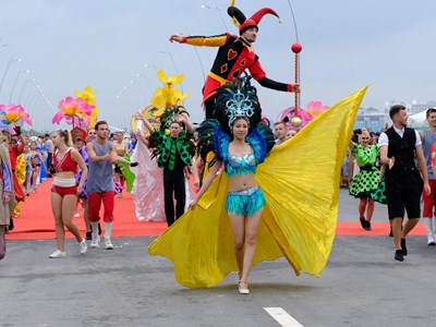 Diễu hành Carnaval khuấy động Hạ Long dịp nghỉ lễ 30.4-1.5