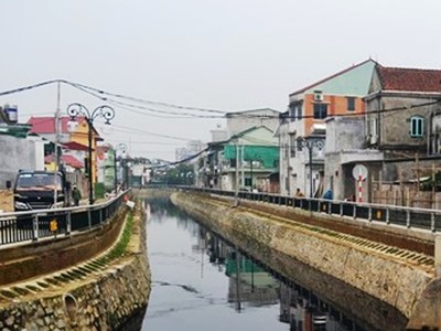 Nước kênh hào Thành cổ Vinh bị ô nhiễm, dân cầu cứu