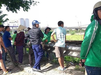 Hà Nội: Băng qua đường sắt thiếu quan sát, một người tử vong