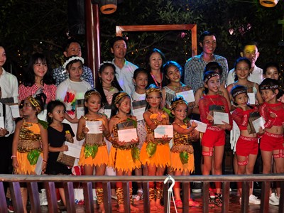 Các ngôi sao nhí tham gia chương trình nghệ thuật “Vòng tay nhân ái”