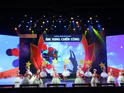 Vinh danh người chiến sĩ Công an Nhân dân trong Chương trình nghệ thuật “Âm vang chiến công 2019”