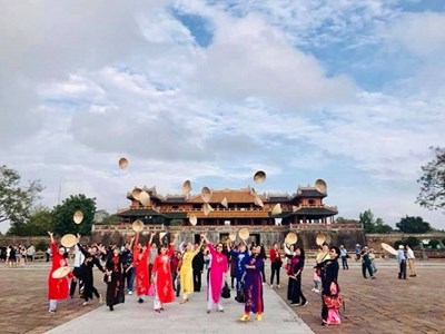 Tour famtrip từ 5 quốc gia và vùng lãnh thổ khám phá miền Trung Việt Nam