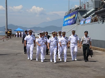 Tàu Hải quân Hàn Quốc thăm hữu nghị TP Đà Nẵng