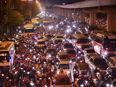 Hà Nội sẽ thu phí ôtô, cấm xe máy để đẩy mạnh vận tải công cộng