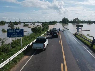 Các tỉnh Đông Bắc Thái Lan ngập lụt diện rộng do mưa lớn kéo dài