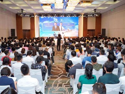 Giới trẻ Việt khắp thế giới đổ về Việt Nam học phi công