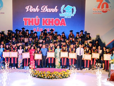 TP.HCM: Vinh danh 66 thủ khoa năm 2019