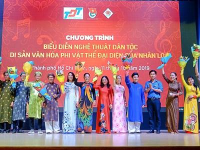 Đưa di sản văn hóa phi vật thể đến với thanh, thiếu niên: Giới trẻ thật sự​​​​​​​ bị “hớp hồn”