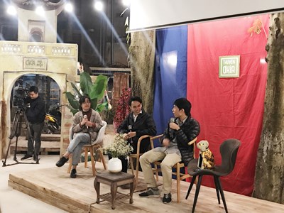 Nhóm 1977 Vlog về văn học: “Lợi hay hại”, “nên hay không nên”?