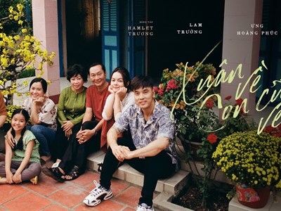 Rực rỡ sắc xuân và “đi để trở về”