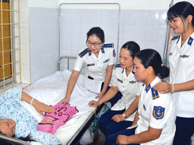 Sâu nặng ân tình trên từng tuyến biển