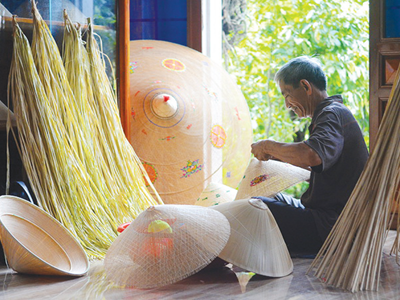 Độc đáo nón ngựa Phú Gia