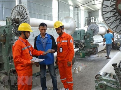 Thủ tướng Chính phủ chỉ thị cả nước tăng cường tiết kiệm điện