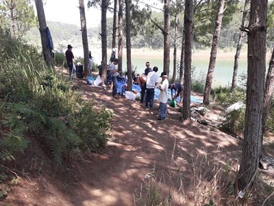 Đà Lạt: Khách về, rác... ở lại