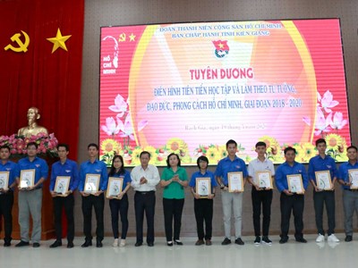 Kiên Giang tuyên dương 38 điển hình tiên tiến làm theo lời Bác