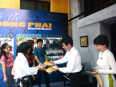 Di tích Nhà tù Hỏa Lò triển khai nhiều hoạt động thu hút du khách nội địa