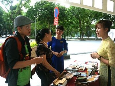 Quảng bá di tích trên phố đi bộ Hồ Gươm